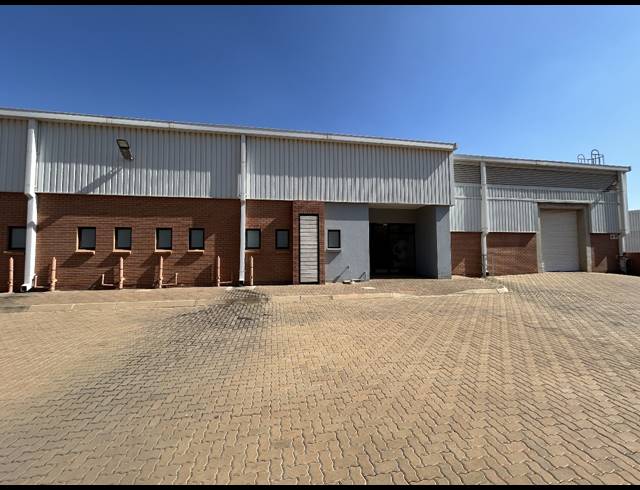 573M² WAREHOUSE TO LET IN CLAYVILLE